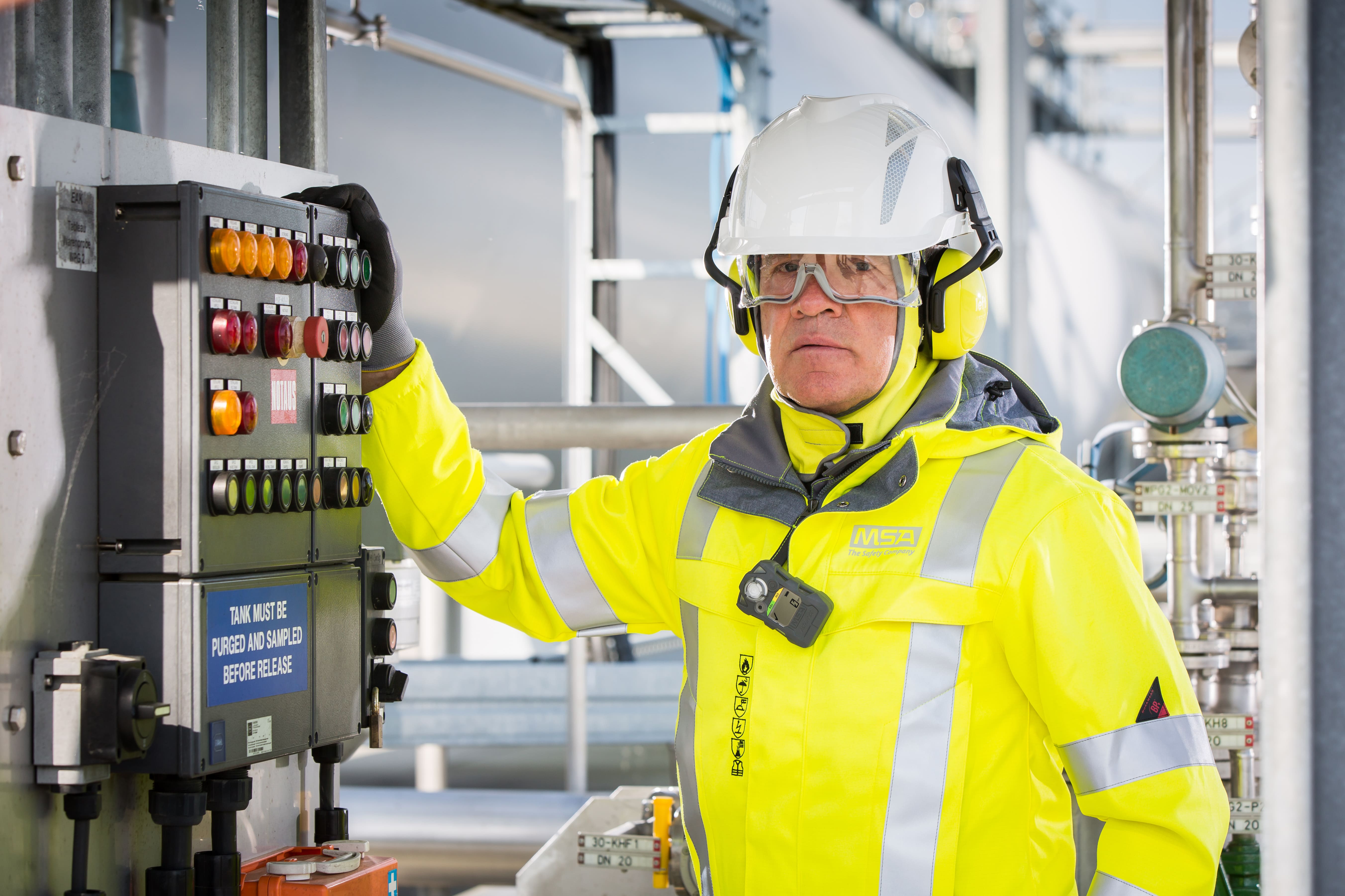 Рабочие в СИЗ